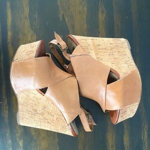 STEVE MADDEN tan leather wedges 🤎